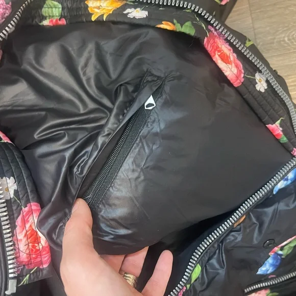 SUPER SALE 💥🌟NWT MACKAGE WOMENS Black Floral Puffer Jacket - Picture 9 of 9